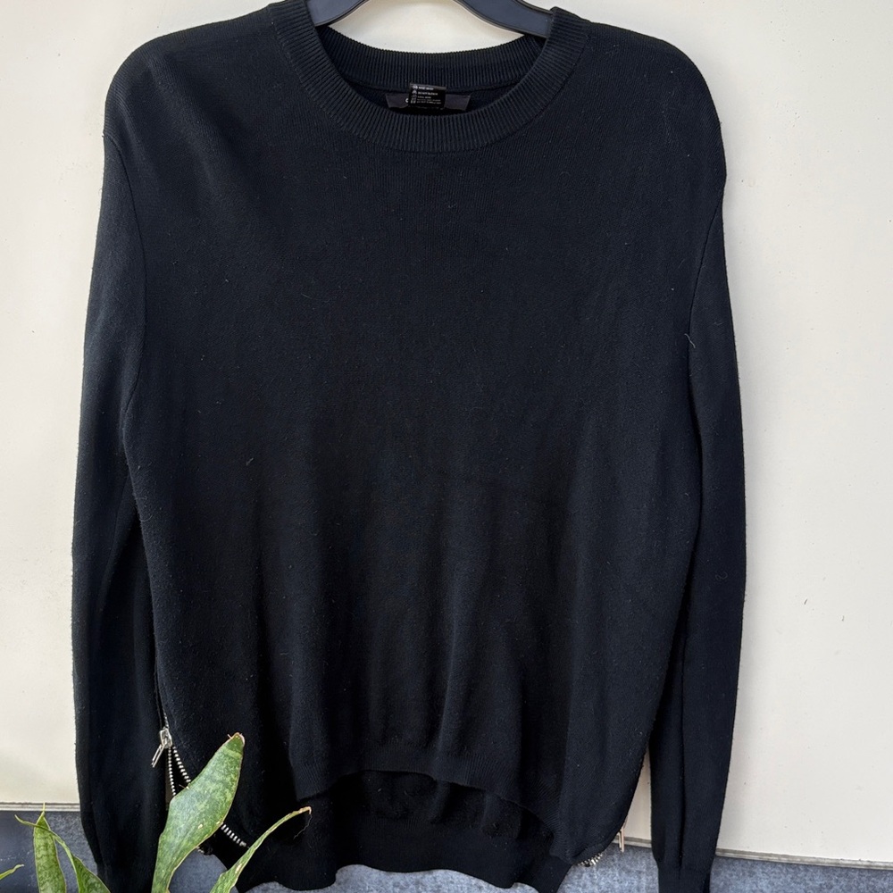 Olivaceous Men's Black Crewneck Sweater